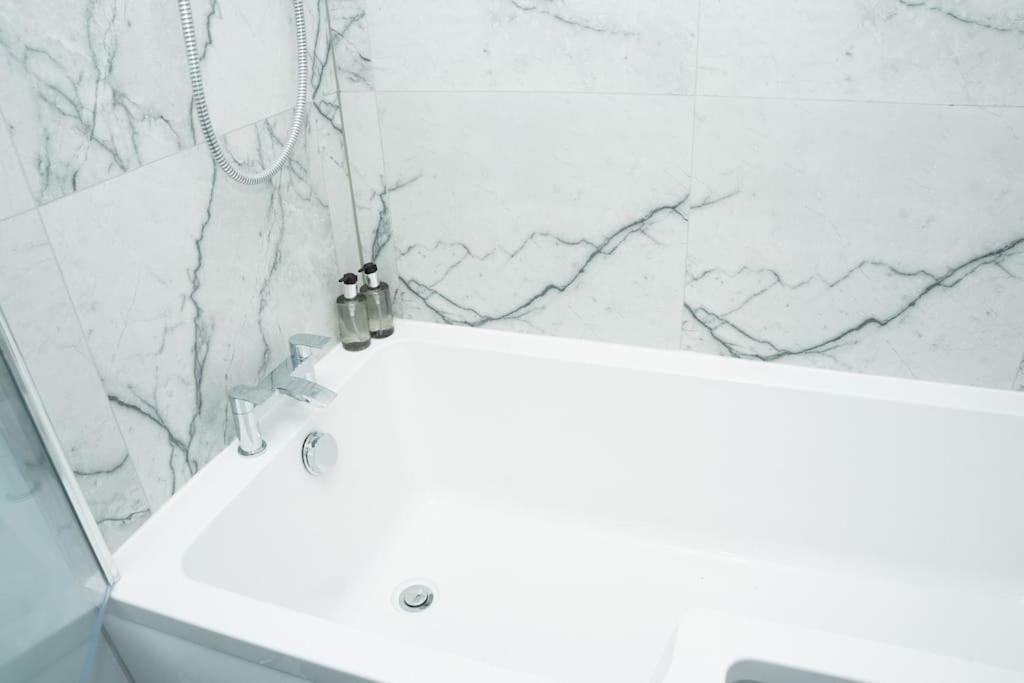 Stylish Home In York - Free Wifi & Parking - Close To Racecourse & City Centre Luaran gambar